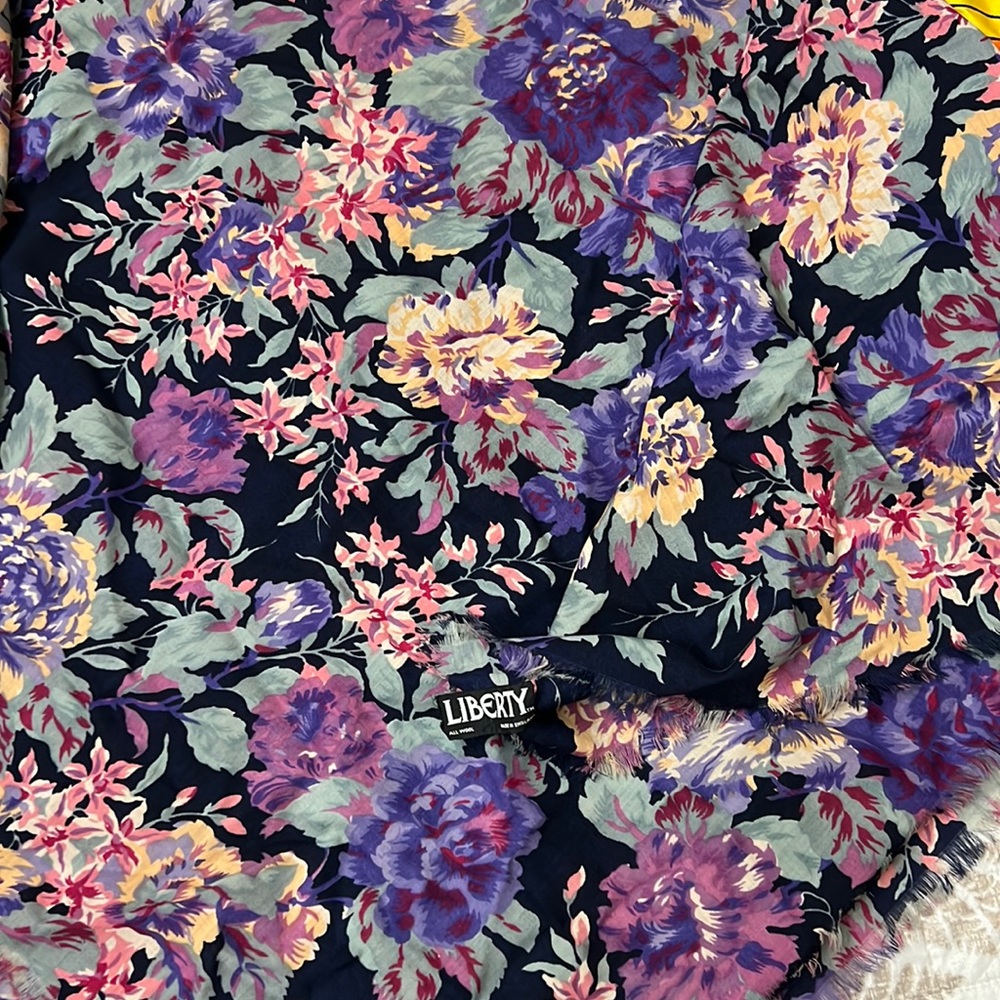 Liberty of London 48square Scarf Wrap Shrug Floral delight